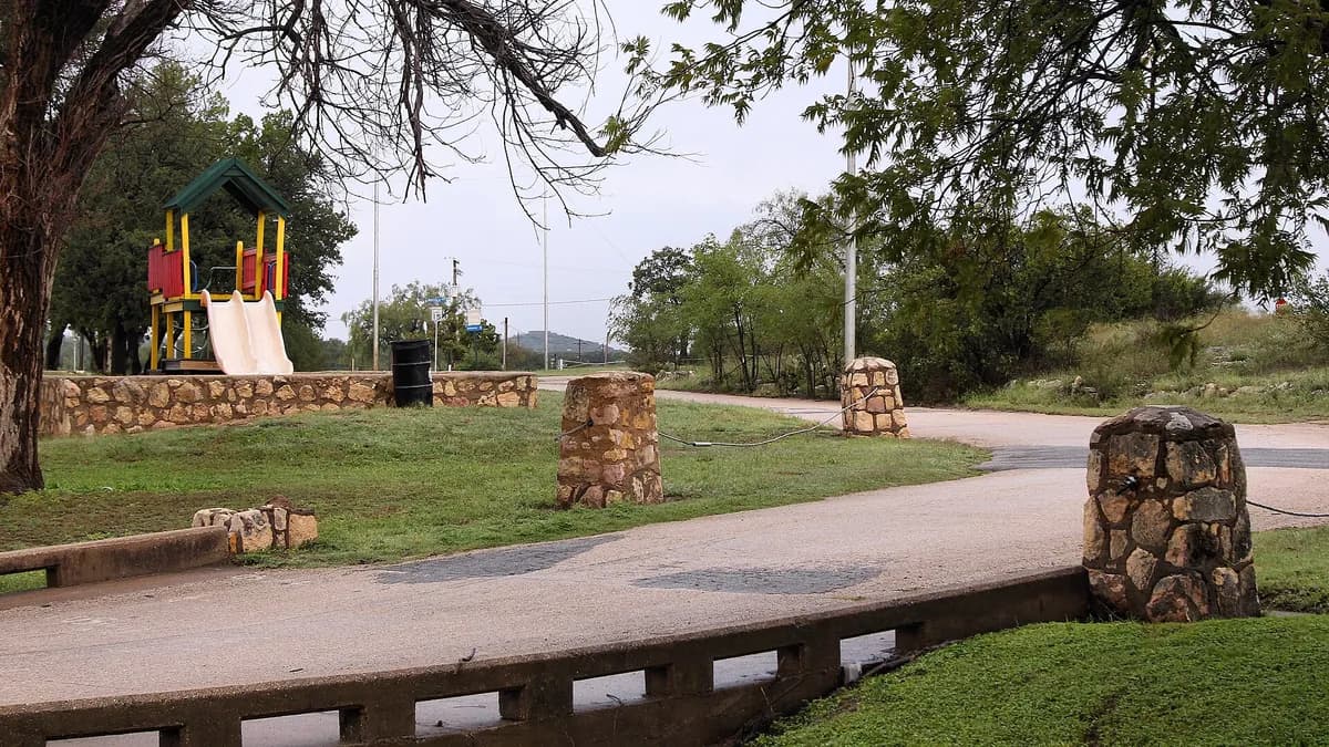Comanche Trail Park