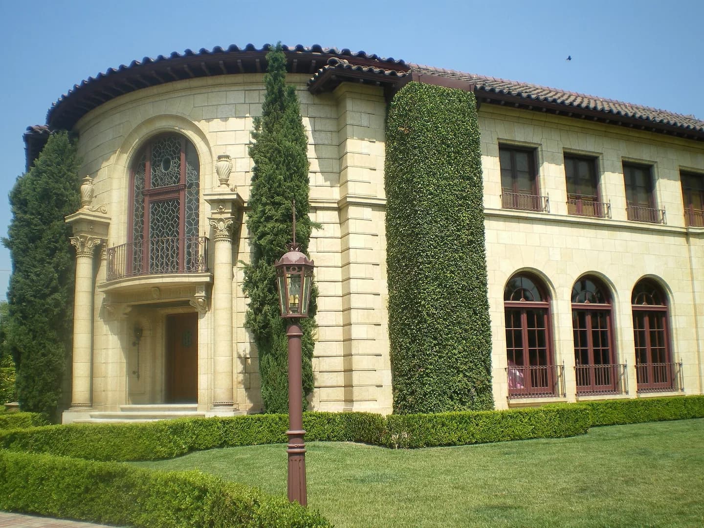 Petitfils-Boos House, 545 S. Plymouth Blvd., Windsor Square, Los Angeles, California