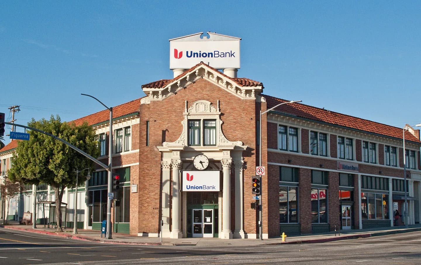 Arroyo Seco bank building, at the northwest corner of York and Figueroa Streets, in the Highland Park neighborhood of Los Angeles, California. The building currently houses a branch of Union Bank. Los Angeles Historic-Cultural Monument #492