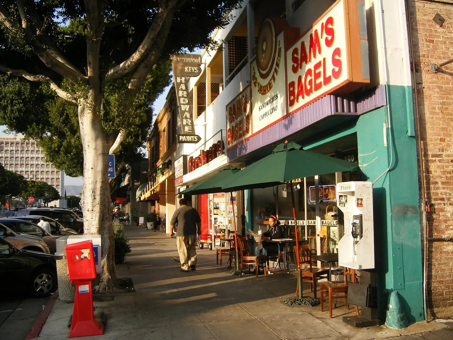 larchmont blvd.
