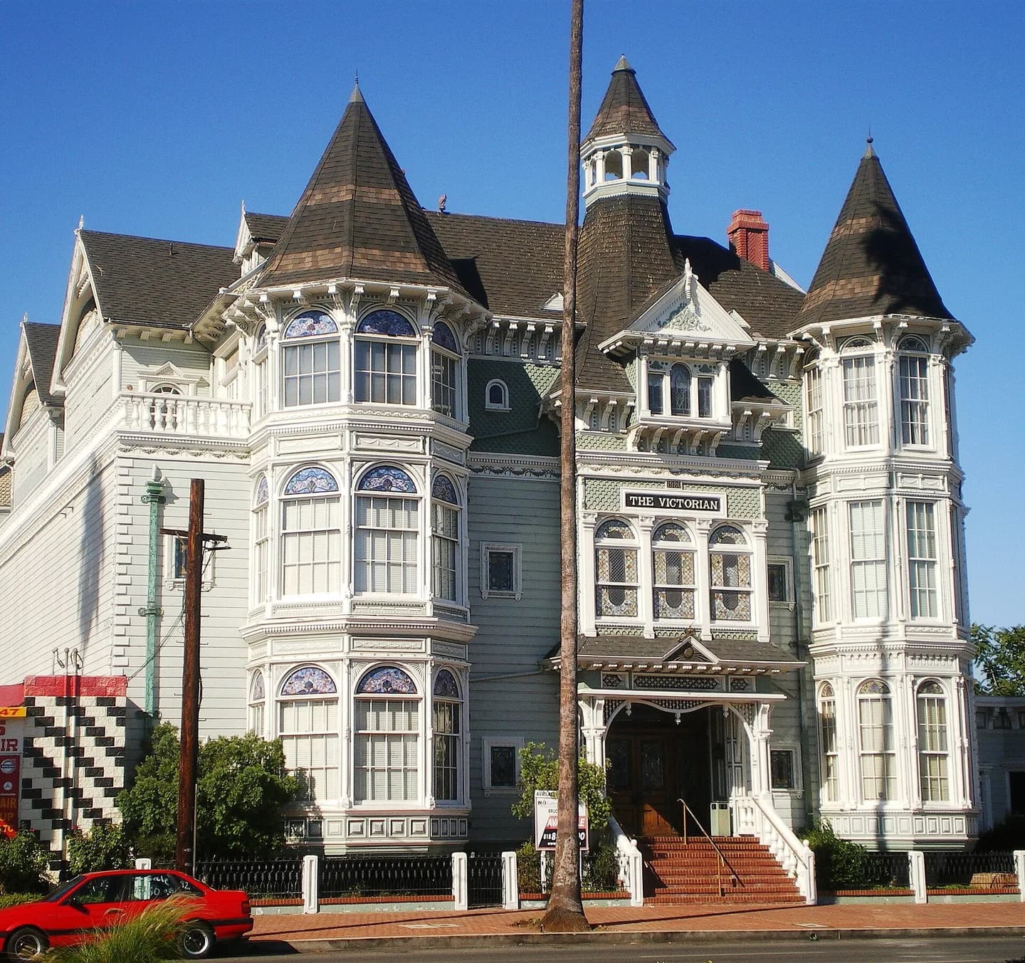 The Platt Building, also known as The Victorian — a c.1970s office building at 19725 Sherman Way, Northridge−Reseda, in the San Fernando Valley, Los Angeles, California.